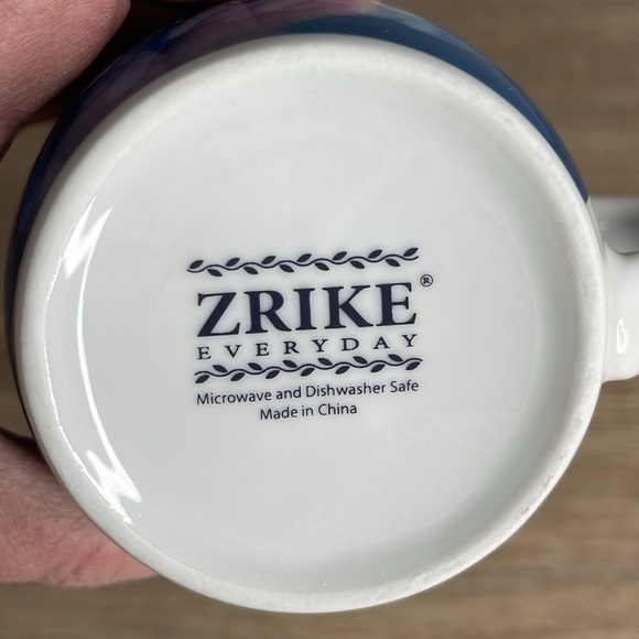 Zrike I am Only As Strong As The Coffee I Drink & The Hairspray I Use Coffee Mug - Picture 6 of 7